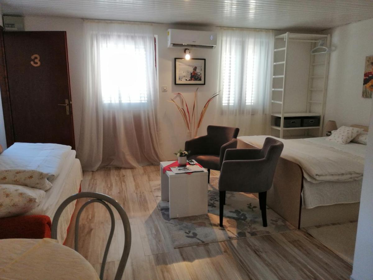 Studio Apartments Kuljis Віс Екстер'єр фото