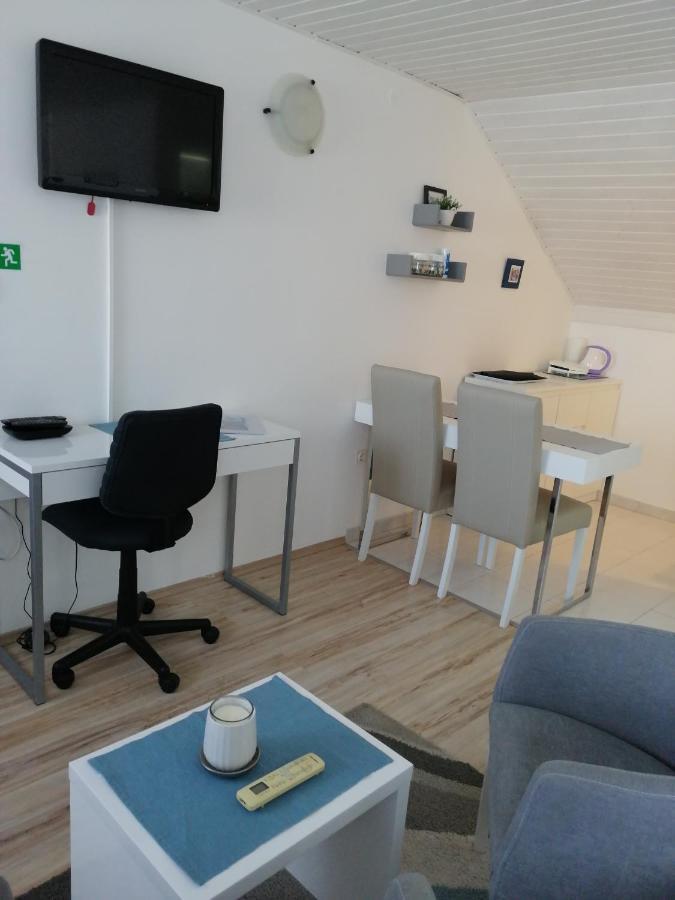 Studio Apartments Kuljis Віс Екстер'єр фото