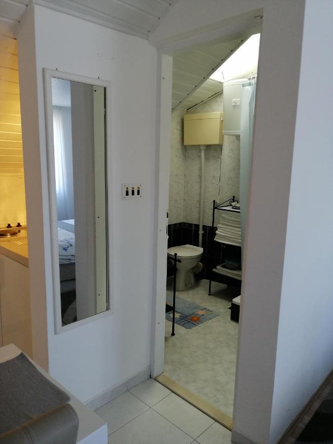 Studio Apartments Kuljis Віс Екстер'єр фото