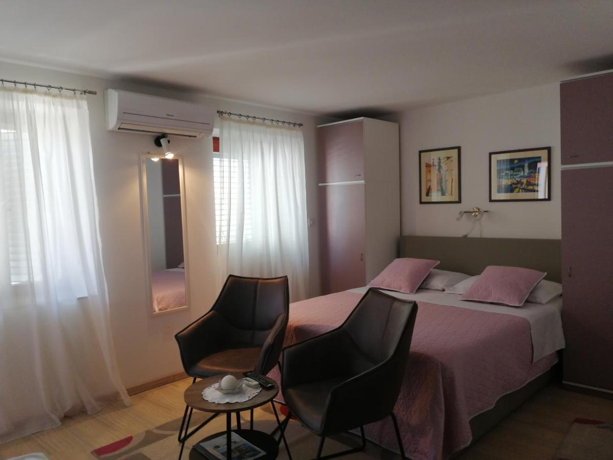 Studio Apartments Kuljis Віс Екстер'єр фото