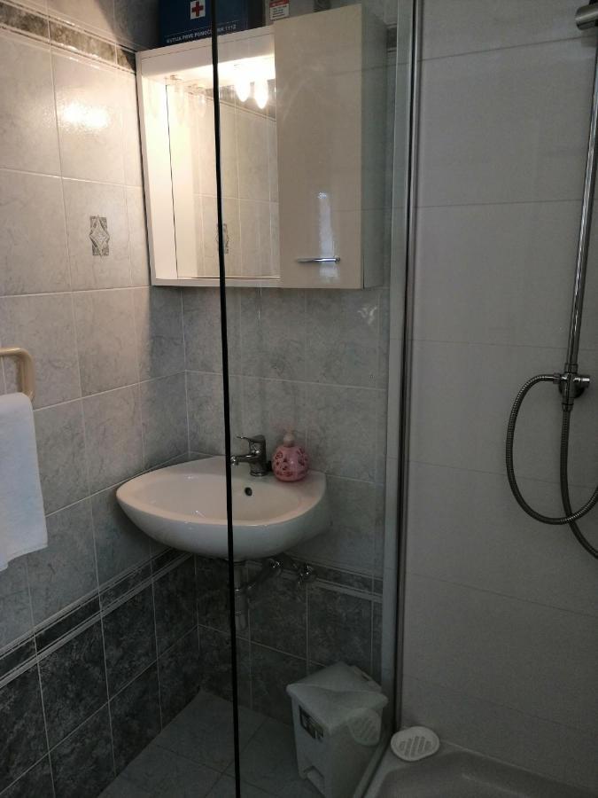 Studio Apartments Kuljis Віс Екстер'єр фото