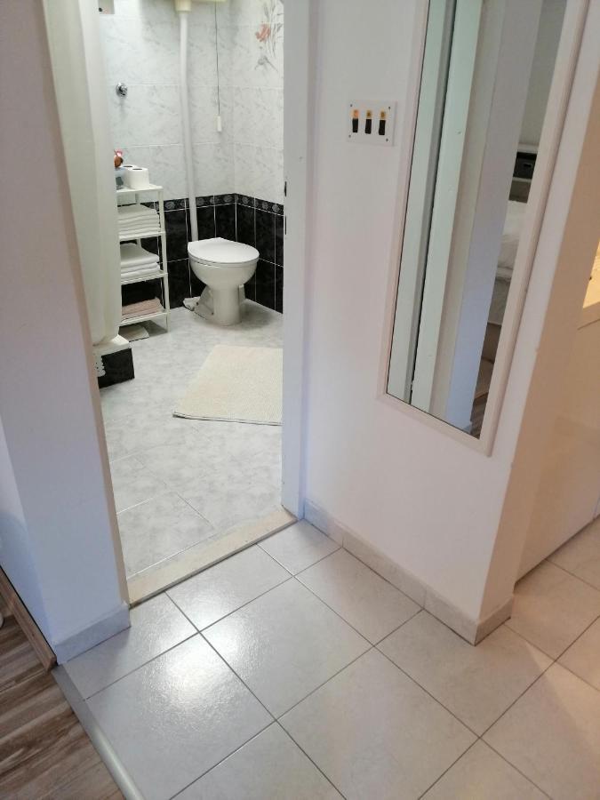 Studio Apartments Kuljis Віс Екстер'єр фото